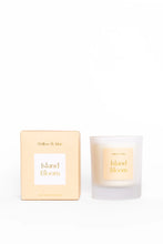 Load image into Gallery viewer, WILLOW &amp; MAE ISLAND BLOOM SOY CANDLE PEACH
