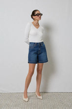 Load image into Gallery viewer, DRICOPER ZOLA RINSE WASH LONG DENIM SHORTS
