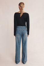Load image into Gallery viewer, MARLE BELTED WIDE LEG JEAN LIGHT WASH
