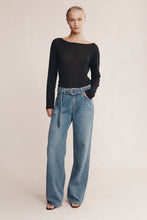 Load image into Gallery viewer, MARLE BELTED WIDE LEG JEAN LIGHT WASH
