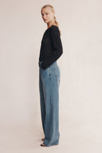 Load image into Gallery viewer, MARLE BELTED WIDE LEG JEAN LIGHT WASH
