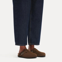 Load image into Gallery viewer, BIRKENSTOCK BOSTON SFB SUEDE REGULAR CARAFE
