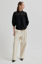 Load image into Gallery viewer, SECOND FEMALE BRUNIE HIGH NECK BLOUSE
