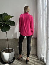 Load image into Gallery viewer, ESMAEE ALICE SATIN SHIRT HOT PINK
