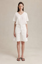 Load image into Gallery viewer, MARLE CROSS STITCH JEAN SHORT BLANC
