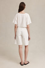 Load image into Gallery viewer, MARLE CROSS STITCH JEAN SHORT BLANC
