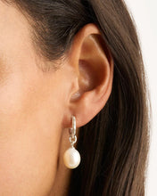 Load image into Gallery viewer, SILVER EMBRACE STILLNESS PEARL HOOPS
