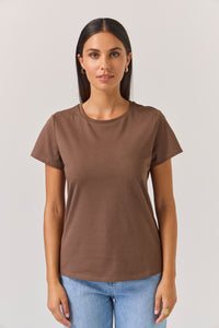 TUESDAY ESSENTIAL TEE CHOCOLATE