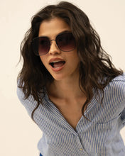 Load image into Gallery viewer, OTRA FLORENCE SUNGLASS BLACK/SMOKE
