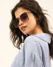 Load image into Gallery viewer, OTRA FLORENCE SUNGLASS BLACK/SMOKE
