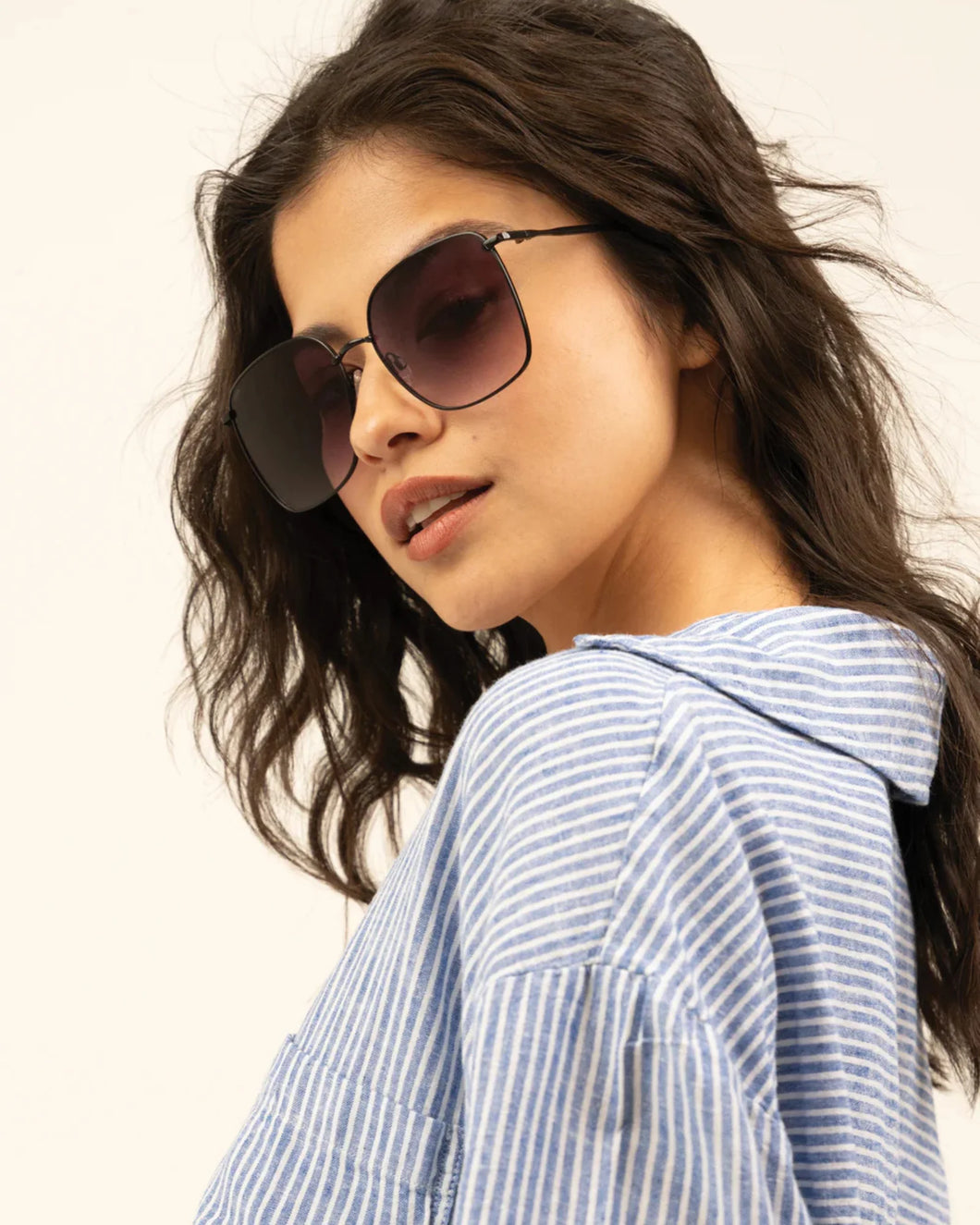 OTRA FLORENCE SUNGLASS BLACK/SMOKE