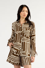 Load image into Gallery viewer, TUESDAY UMPIRE SHORT CHOC GEO
