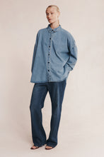Load image into Gallery viewer, MARLE JORDY SHIRT LIGHT WASH
