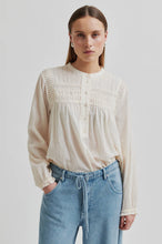 Load image into Gallery viewer, SECOND FEMALE MAISE BUTTON FRONT BLOUSE TOFU
