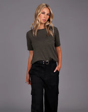 Load image into Gallery viewer, STORM MERINO CLASSIC TEE ARMY GREEN

