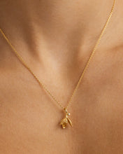 Load image into Gallery viewer, BY CHARLOTTE BIRTH FLOWER NECKLACE - SNOWDROP JANUARY
