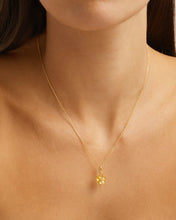 Load image into Gallery viewer, BY CHARLOTTE BIRTH FLOWER NECKLACE - POPPY AUGUST
