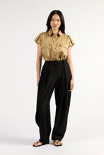 Load image into Gallery viewer, TUESDAY RICKI BARREL LEG PANTS BLACK
