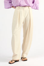 Load image into Gallery viewer, TUESDAY RICKI BARREL LEG PANT CLOUD
