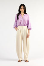 Load image into Gallery viewer, TUESDAY RICKI BARREL LEG PANT CLOUD
