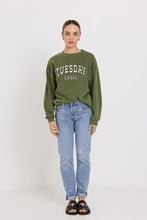 Load image into Gallery viewer, TUESDAY LABEL SPORTY SWEATSHIRT OLIVE
