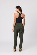 Load image into Gallery viewer, MARLOW TRAVEL PANT OLIVE
