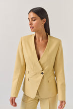 Load image into Gallery viewer, TUESDAY TUXEDO BLAZER BUTTER
