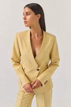 Load image into Gallery viewer, TUESDAY TUXEDO BLAZER BUTTER
