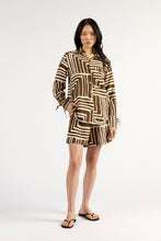 Load image into Gallery viewer, TUESDAY UMPIRE SHORT CHOC GEO
