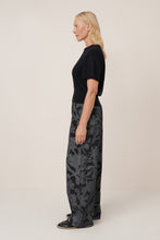 Load image into Gallery viewer, KOWTOW SILHOUETTE TOP
