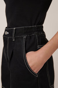 KOWTOW OUTLINE SHORT