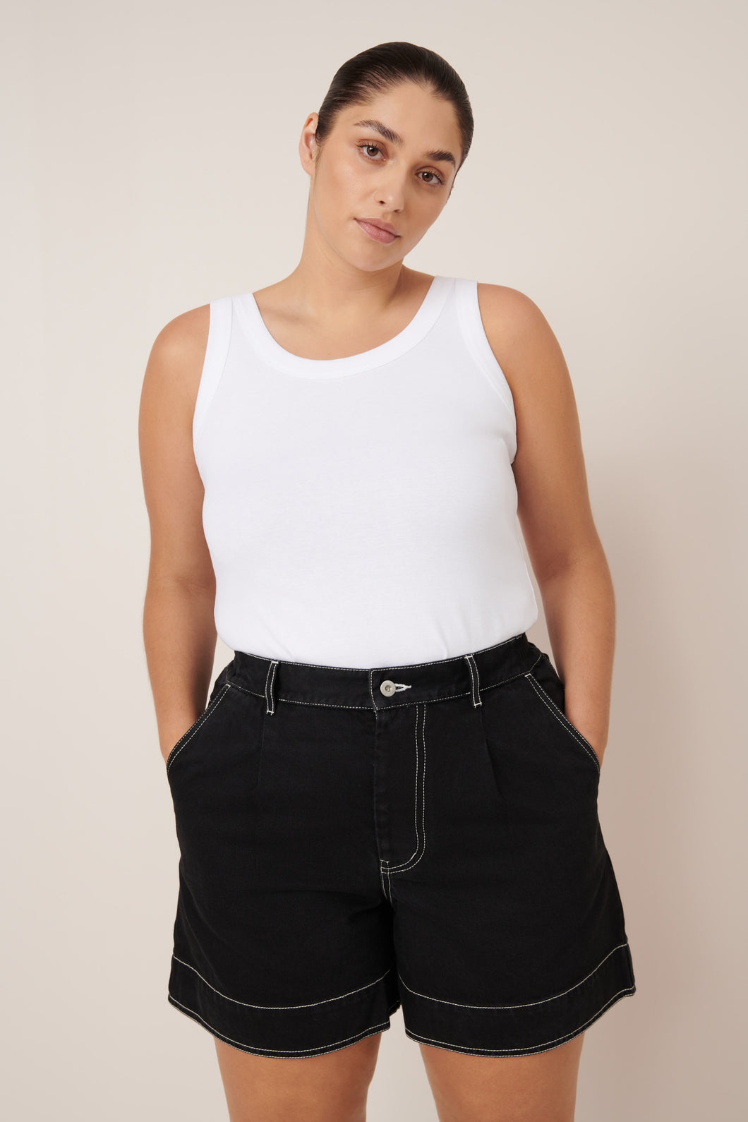 KOWTOW OUTLINE SHORT
