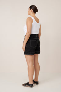 KOWTOW OUTLINE SHORT