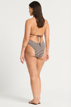 Load image into Gallery viewer, BOND-EYE BEADED FOWLER SABLE DOT STRIPE
