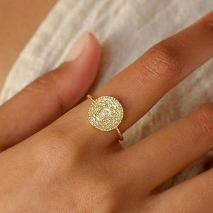 BY CHARLOTTE GOLD A THOUSAND PETALS RING