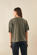 Load image into Gallery viewer, LEON &amp; HARPER TITAN SWEET TEE TAUPE
